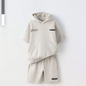 EUC Zara boy 13-14 short sleeved hoodie